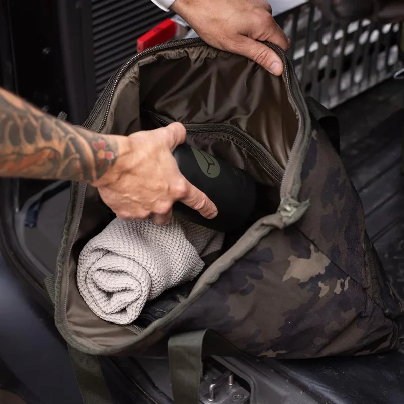 Korda compac tote bag dark camo – Carp Tackle Giveaways